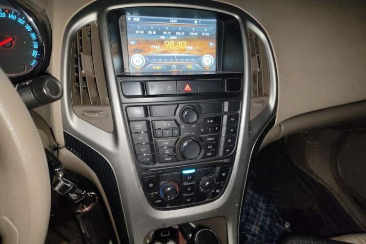 Used Buick GT 2013 GT 1.6L Automatic Comfort Edition Audio And AC Panel