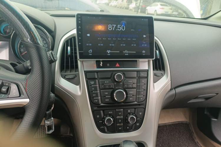 Used Buick GT 2013 XT 1.6L Automatic Fashion Edition Audio And AC Panel