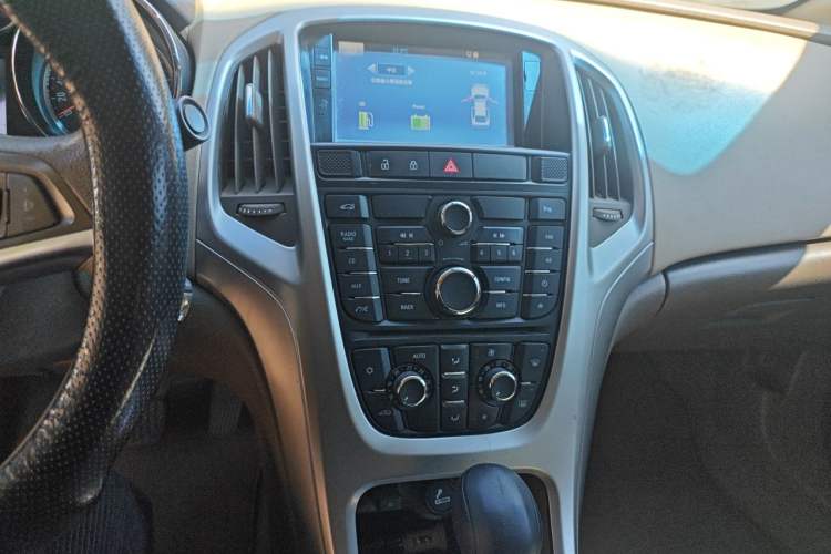 Used Buick GT 2013 GT 1.6L Automatic Comfort Edition Audio And AC Panel