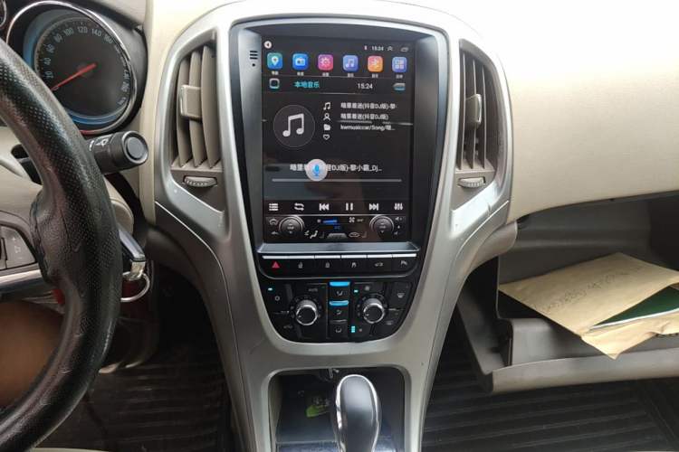 Used Buick GT 2013 GT 1.6L Automatic Fashion Edition Audio And AC Panel