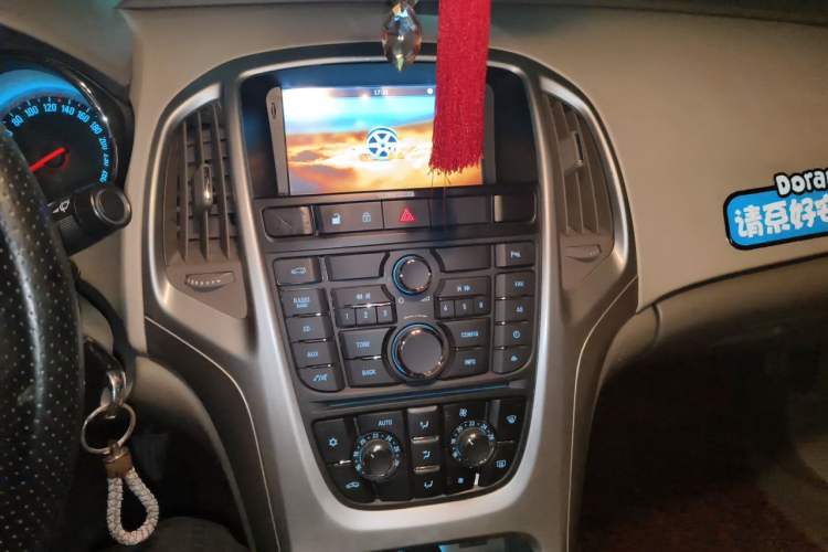 Used Buick GT 2013 GT 1.6L Manual Entry-Level Model Audio And AC Panel