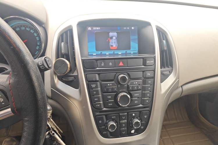 Used Buick GT 2013 XT 1.6L Automatic Fashion Edition Audio And AC Panel