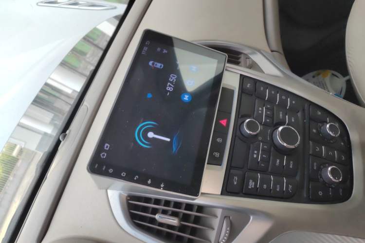 Used Buick GT 2013 GT 1.6L Automatic Fashion Edition Audio And AC Panel