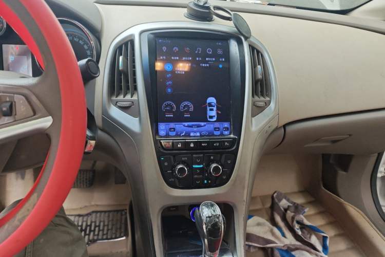 Used Buick GT 2013 GT 1.6L Automatic Fashion Edition Audio And AC Panel