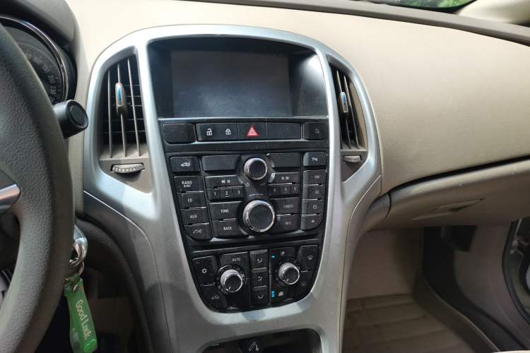 Used Buick GT 2013 GT 1.6L Manual Entry-Level Model Audio And AC Panel
