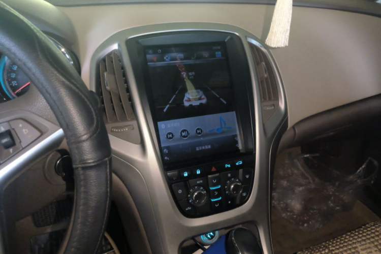 Used Buick GT 2013 GT 1.6L Automatic Fashion Edition Audio And AC Panel