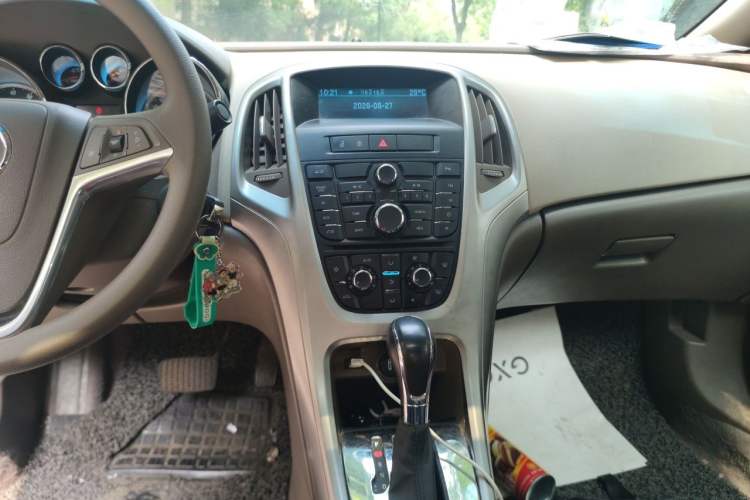 Used Buick GT 2013 GT 1.6L Automatic Fashion Edition Audio And AC Panel