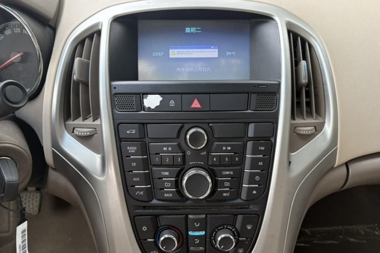 Used Buick GT 2013 GT 1.6L Manual Comfort Edition Audio And AC Panel