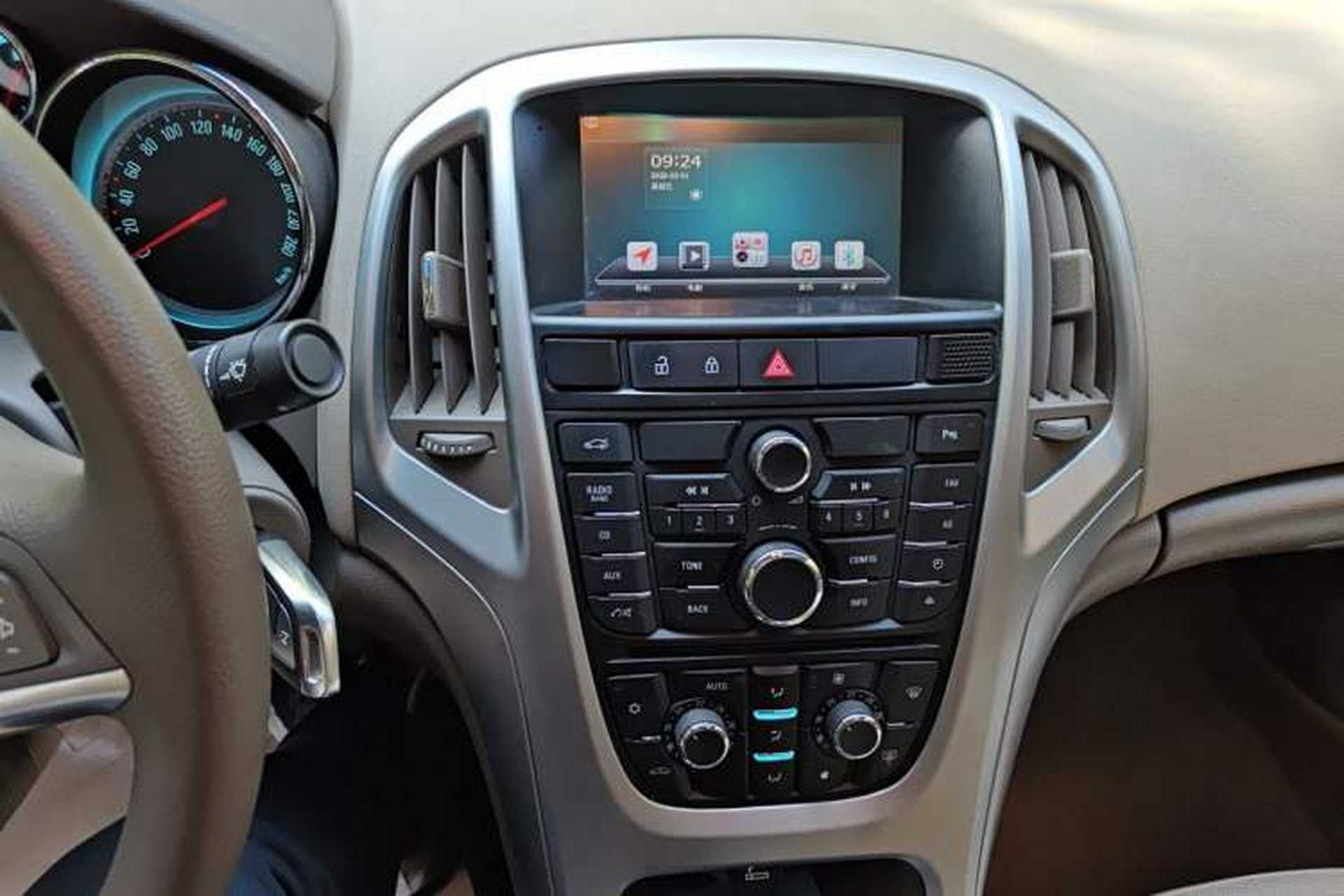 Used Buick GT 2013 GT 1.6L Manual Entry-Level Model Audio And AC Panel