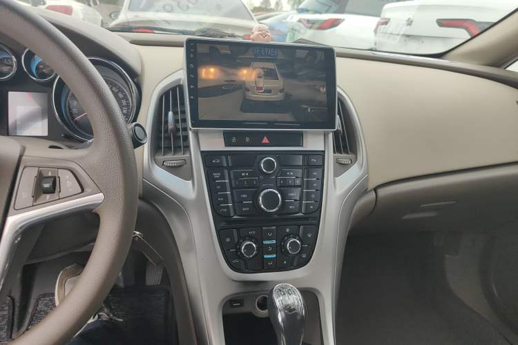Used Buick GT 2013 GT 1.6L Automatic Fashion Edition Audio And AC Panel