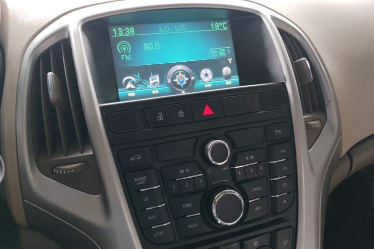 Used Buick GT 2013 GT 1.6L Manual Entry-Level Model Audio And AC Panel