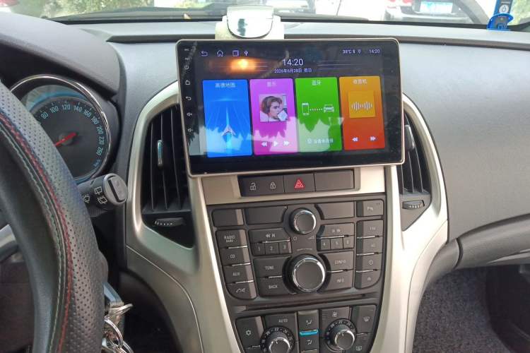 Used Buick GT 2013 XT 1.6L Automatic Fashion Edition Audio And AC Panel