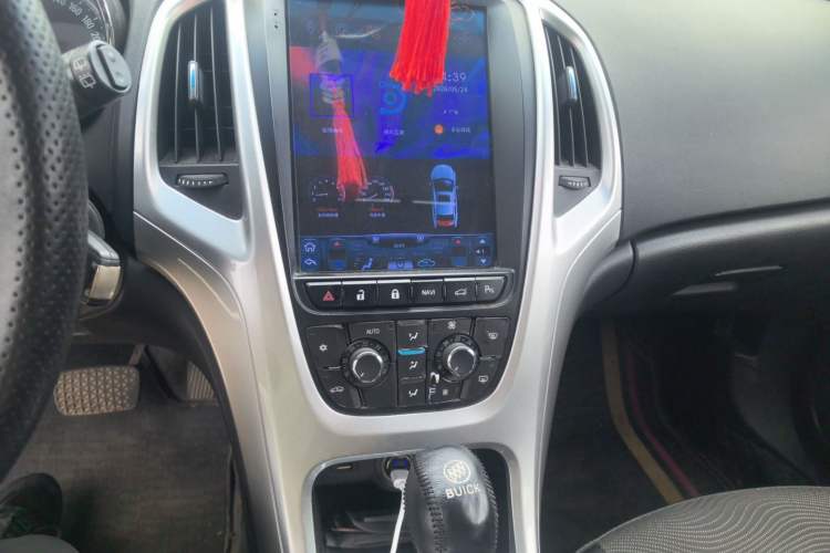 Used Buick GT 2013 XT 1.6L Automatic Fashion Edition Audio And AC Panel