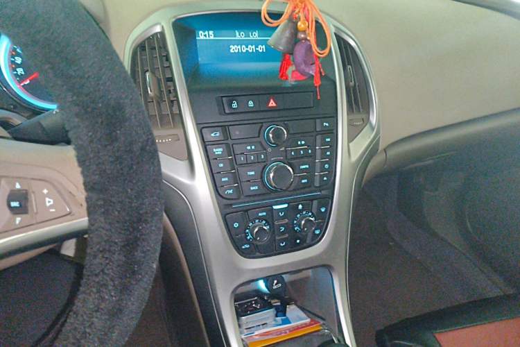 Used Buick GT 2013 GT 1.6L Manual Entry-Level Model Audio And AC Panel