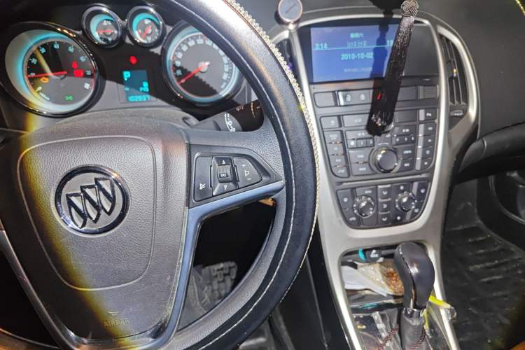 Used Buick GT 2013 GT 1.6T Automatic Fashion Sport Edition Audio And AC Panel