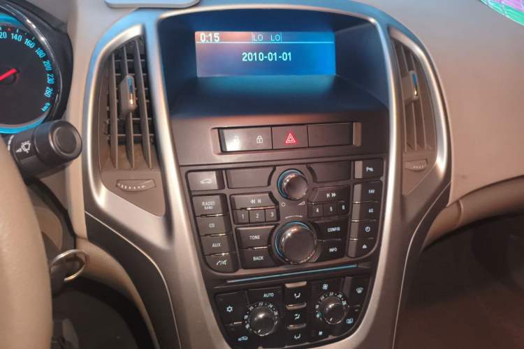Used Buick GT 2013 GT 1.6L Automatic Fashion Edition Audio And AC Panel