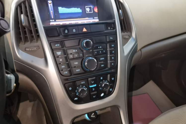 Used Buick GT 2013 GT 1.6L Manual Entry-Level Model Audio And AC Panel