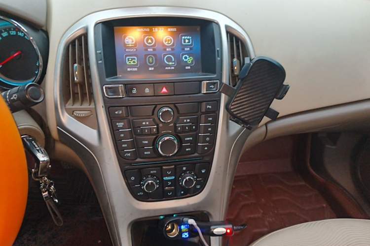 Used Buick GT 2013 GT 1.6L Manual Entry-Level Model Audio And AC Panel