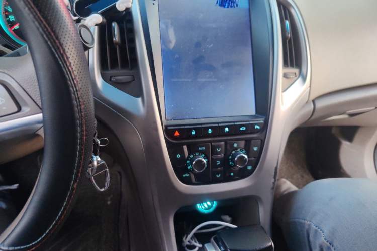 Used Buick GT 2013 GT 1.6L Automatic Fashion Edition Audio And AC Panel