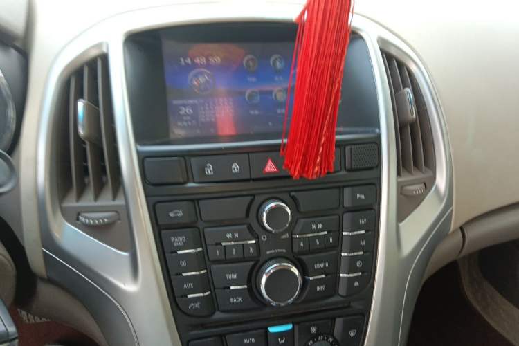 Used Buick GT 2013 GT 1.6L Automatic Fashion Edition Audio And AC Panel