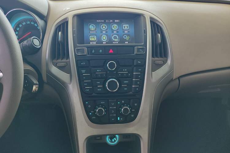 Used Buick GT 2013 GT 1.6L Manual Entry-Level Model Audio And AC Panel