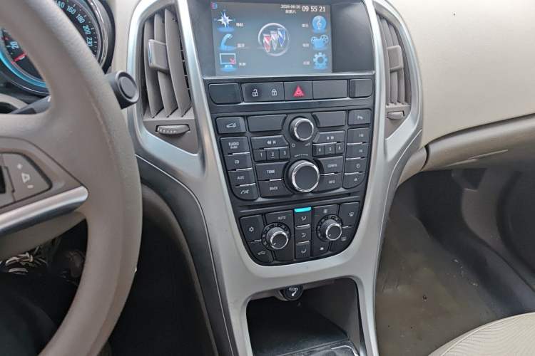 Used Buick GT 2013 GT 1.6L Manual Entry-Level Model Audio And AC Panel