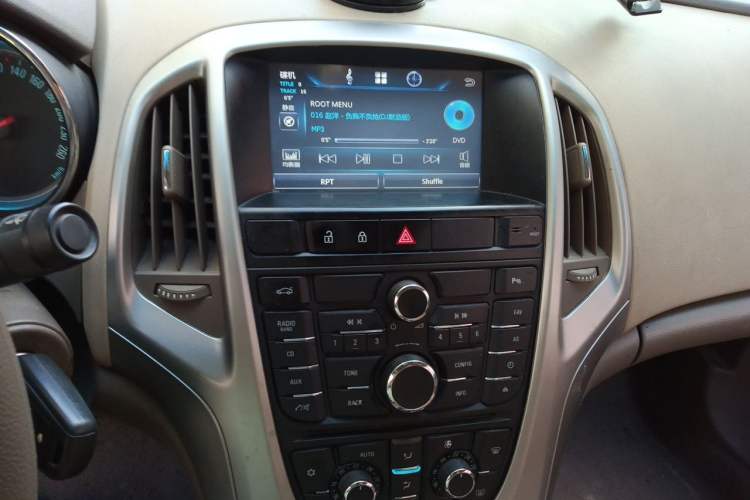 Used Buick GT 2013 GT 1.6L Manual Entry-Level Model Audio And AC Panel