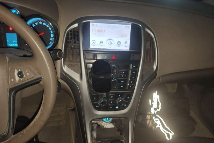 Used Buick GT 2013 GT 1.6L Manual Entry-Level Model Audio And AC Panel