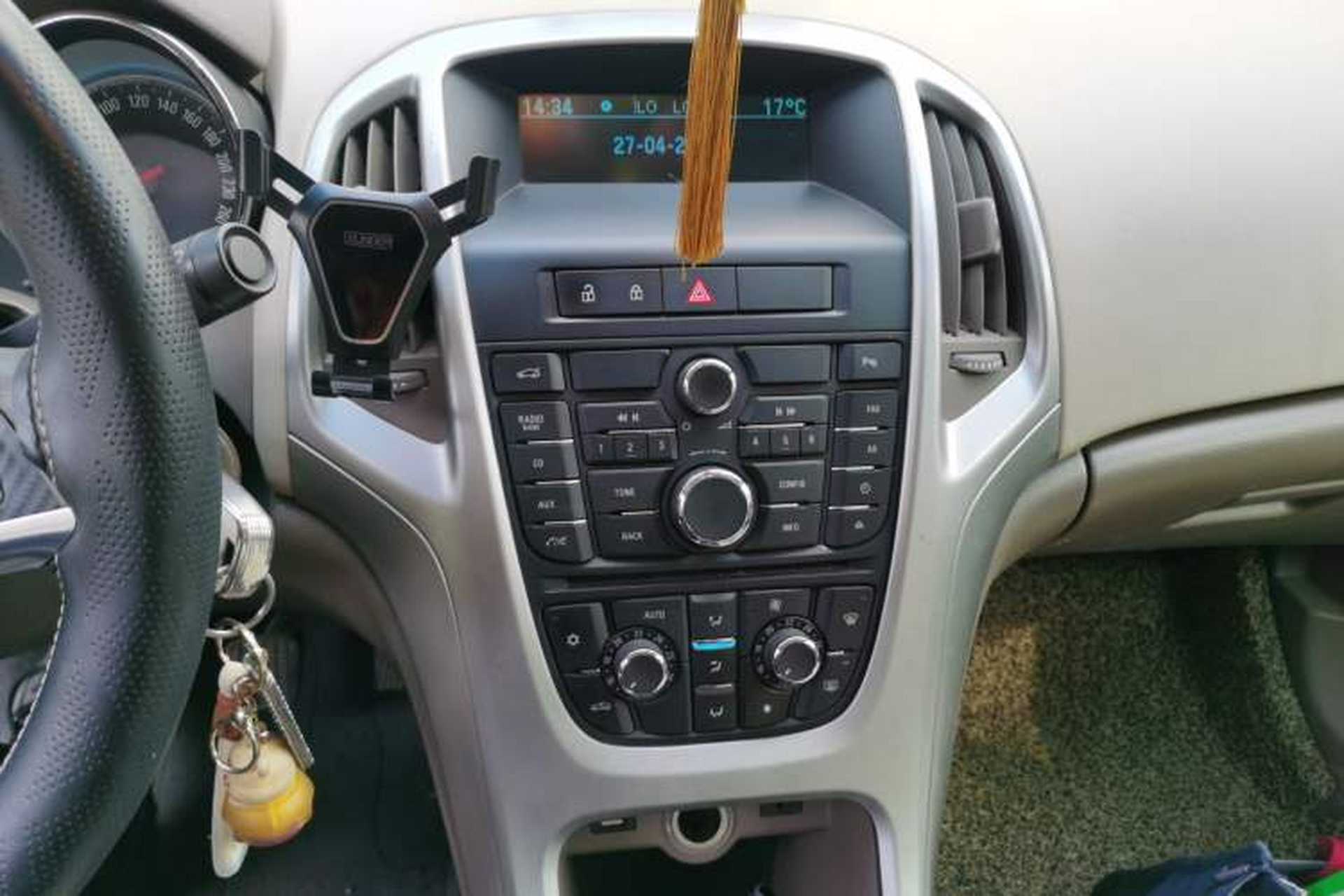 Used Buick GT 2013 GT 1.6L Manual Entry-Level Model Audio And AC Panel