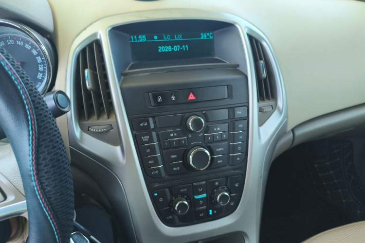 Used Buick GT 2013 GT 1.6L Manual Entry-Level Model Audio And AC Panel
