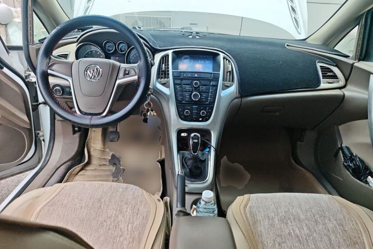 Used Buick GT 2013 GT 1.6L Manual Entry-Level Model Center Console
