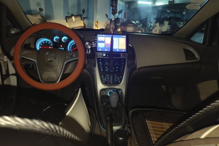 Used Buick GT 2013 GT 1.6L Manual Entry-Level Model Center Console