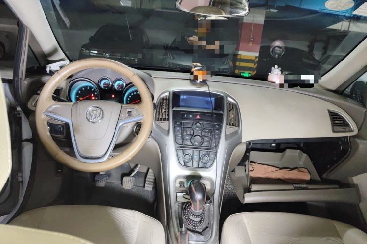 Used Buick GT 2013 GT 1.6L Manual Entry-Level Model Center Console