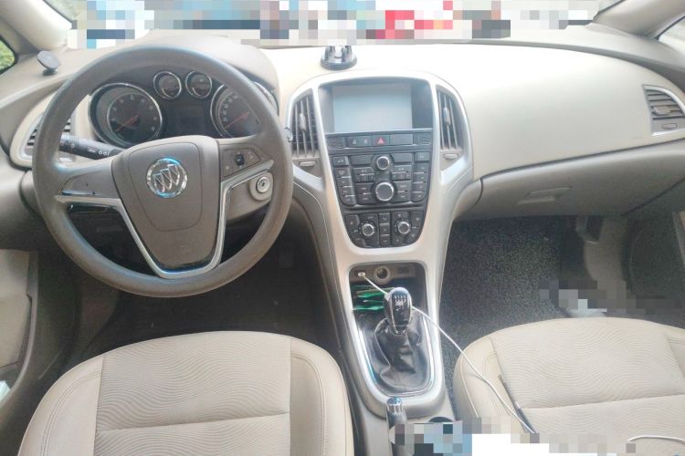 Used Buick GT 2013 GT 1.6L Manual Entry-Level Model Center Console