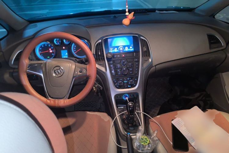 Used Buick GT 2013 GT 1.6L Manual Entry-Level Model Center Console