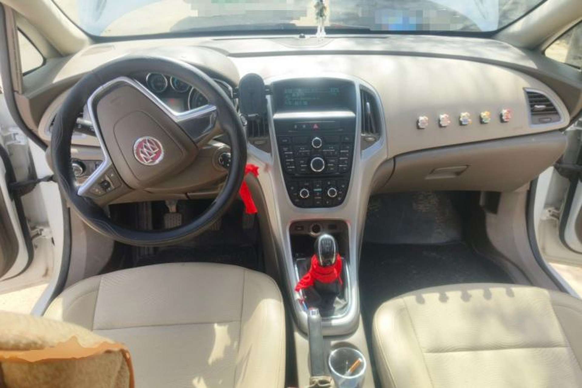 Used Buick GT 2013 GT 1.6L Manual Entry-Level Model Center Console