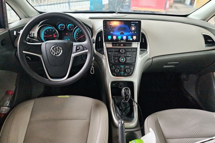 Used Buick GT 2013 XT 1.6L Manual Entry-Level Model Center Console