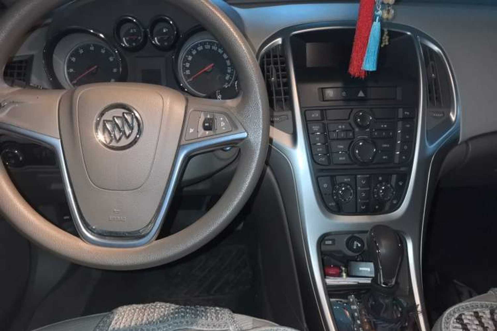 Used Buick GT 2013 GT 1.6L Automatic Fashion Edition Center Console