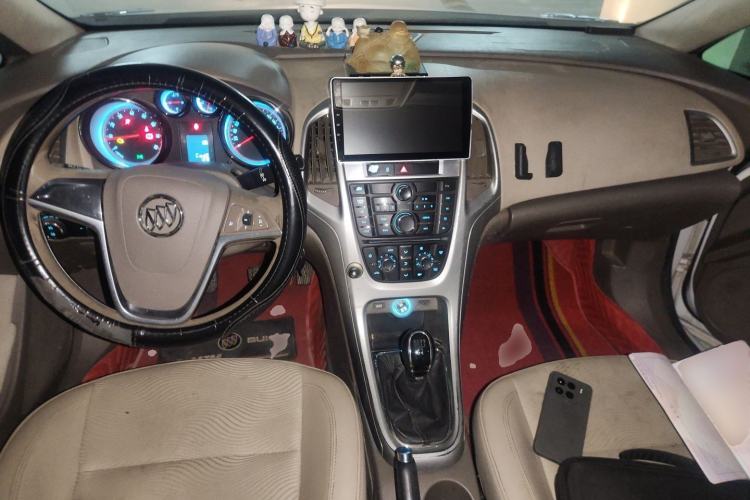Used Buick GT 2013 GT 1.6L Manual Entry-Level Model Center Console