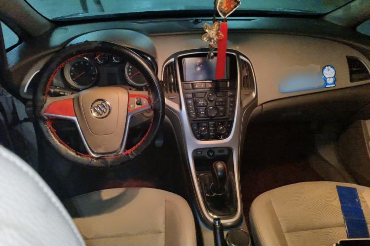 Used Buick GT 2013 GT 1.6L Manual Entry-Level Model Center Console