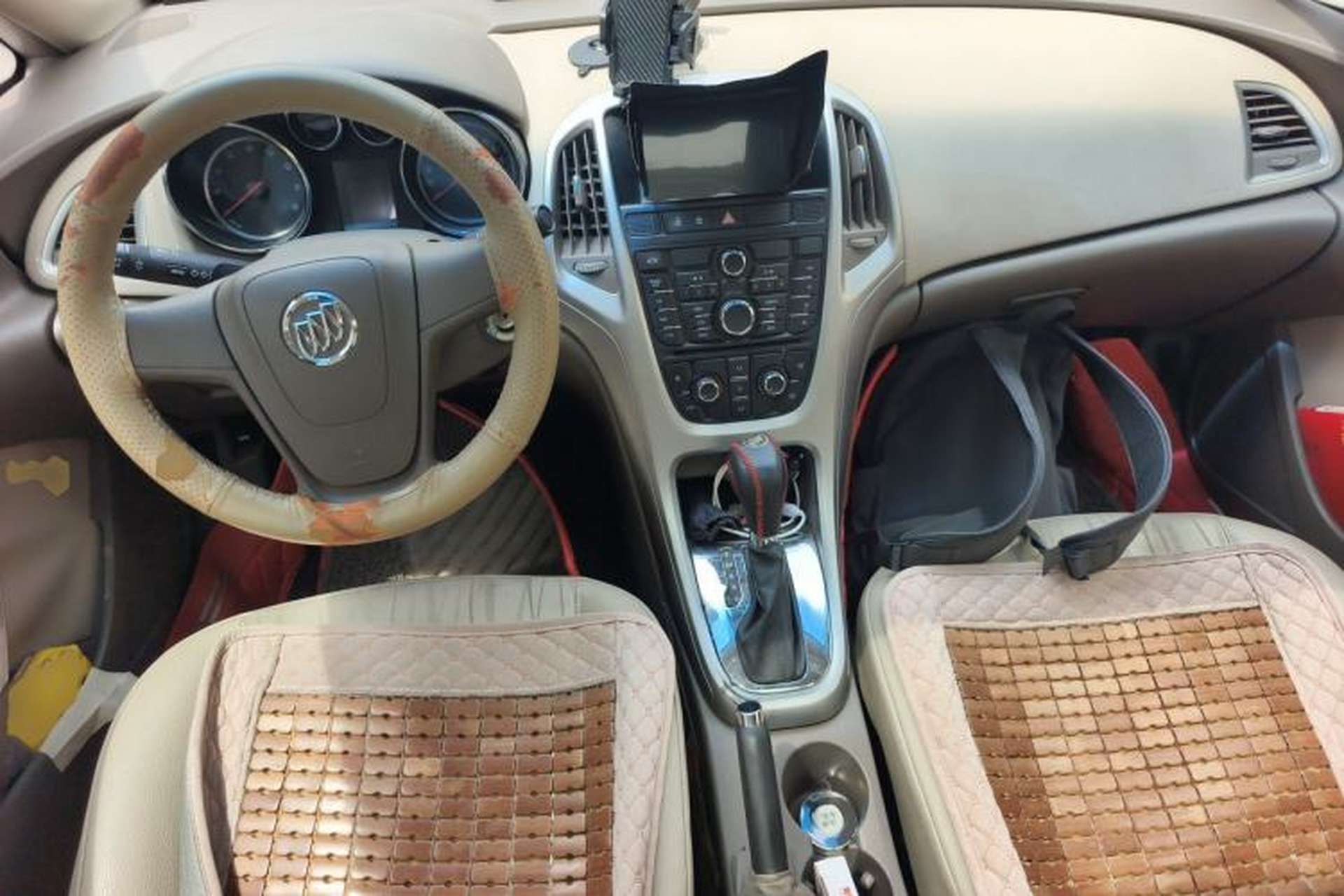 Used Buick GT 2013 GT 1.6L Automatic Comfort Edition Center Console