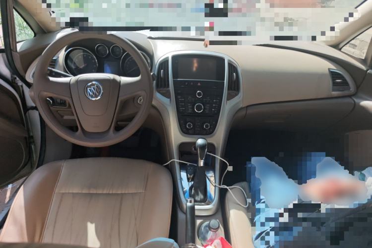 Used Buick GT 2013 GT 1.6L Automatic Comfort Edition Center Console