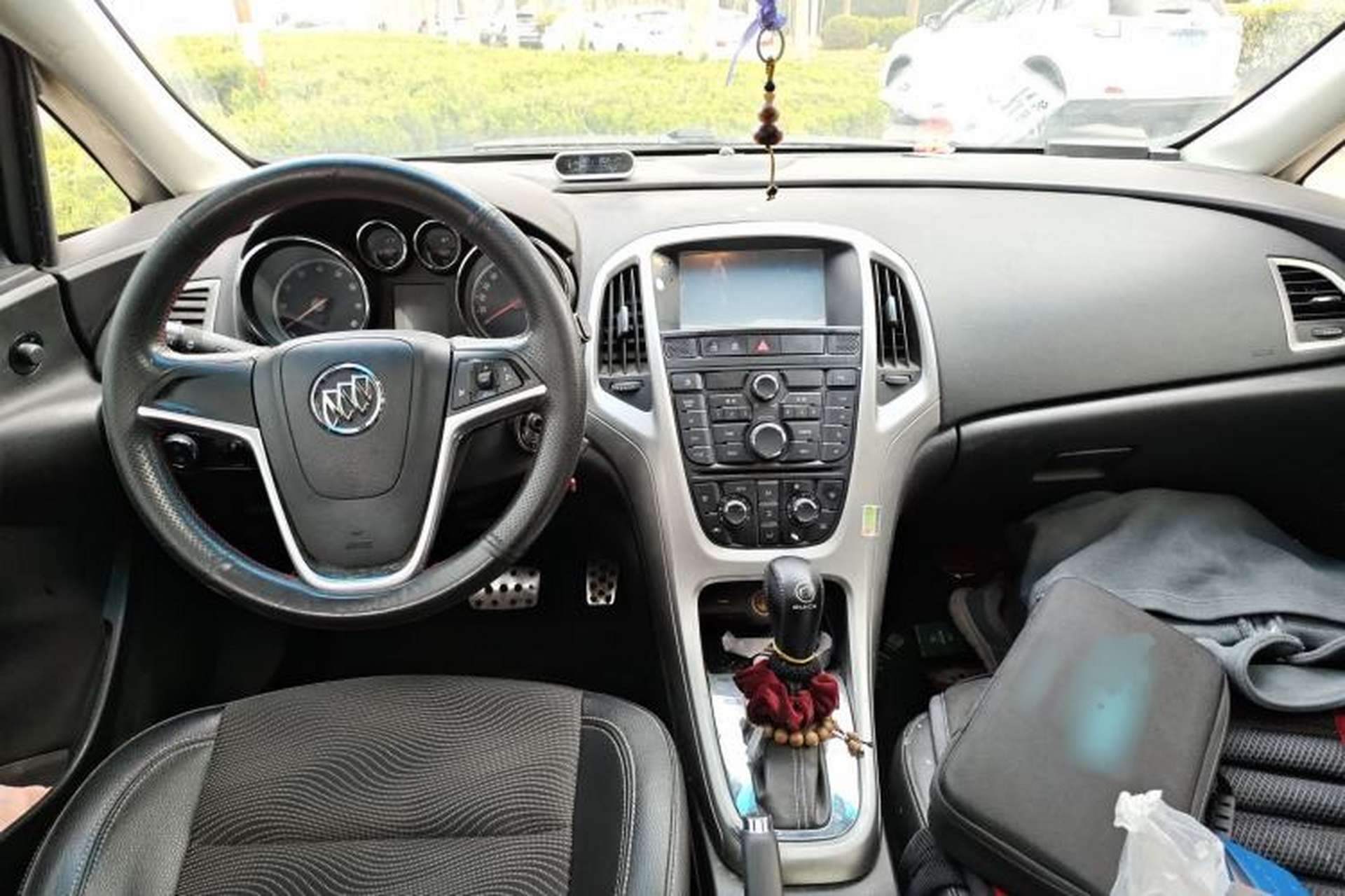 Used Buick GT 2013 XT 1.6T Automatic Fashion Sport Edition Center Console
