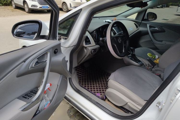 Used Buick GT 2013 XT 1.6L Automatic Fashion Edition Driver Seat