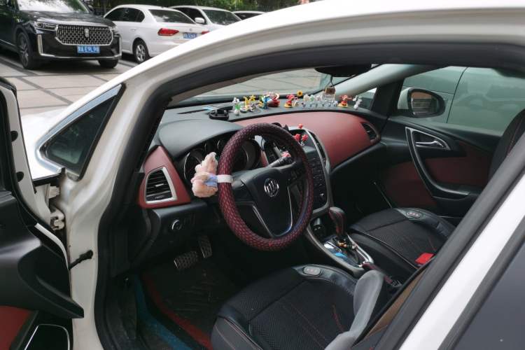 Used Buick GT 2013 XT 1.6T Automatic New Sharp Sport Edition Driver Seat