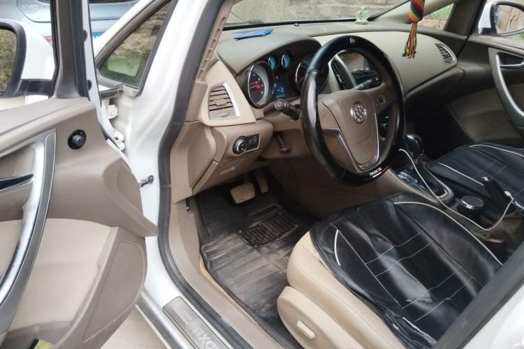 Used Buick GT 2013 GT 1.6L Automatic Fashion Edition Driver Seat