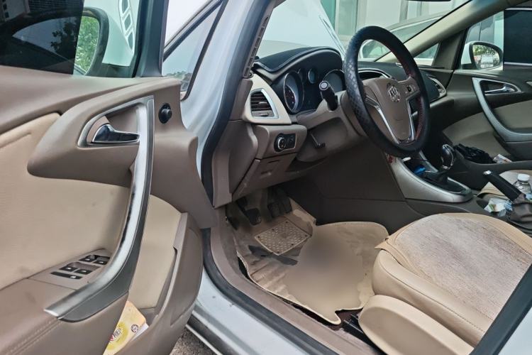 Used Buick GT 2013 GT 1.6L Manual Entry-Level Model Driver Seat