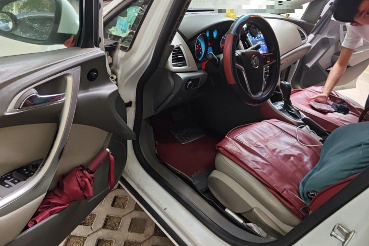 Used Buick GT 2013 XT 1.6L Automatic Fashion Edition Driver Seat