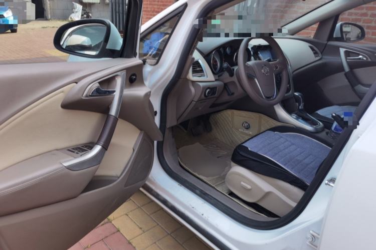 Used Buick GT 2013 GT 1.6L Automatic Fashion Edition Driver Seat