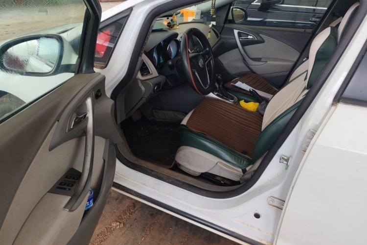 Used Buick GT 2013 XT 1.6L Automatic Fashion Edition Driver Seat